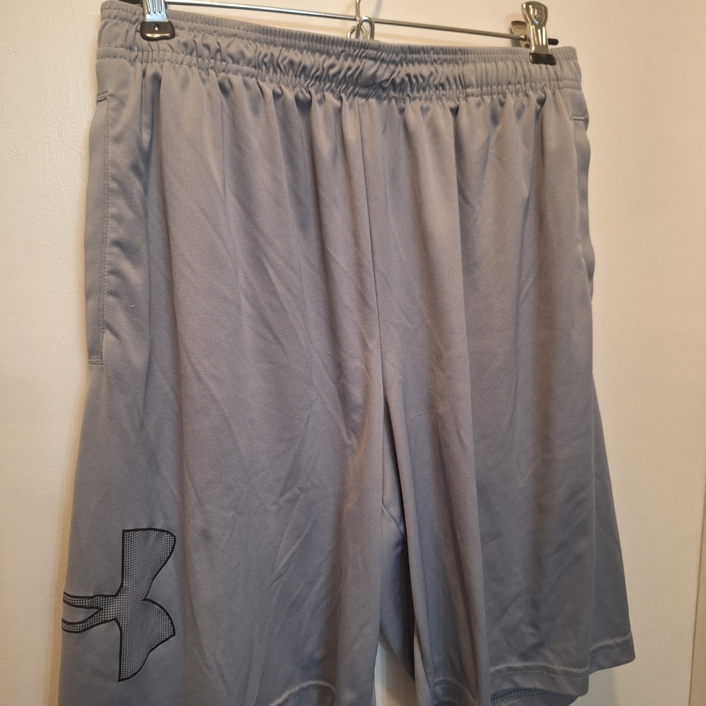Under Armour Men's Gray Athletic Shorts